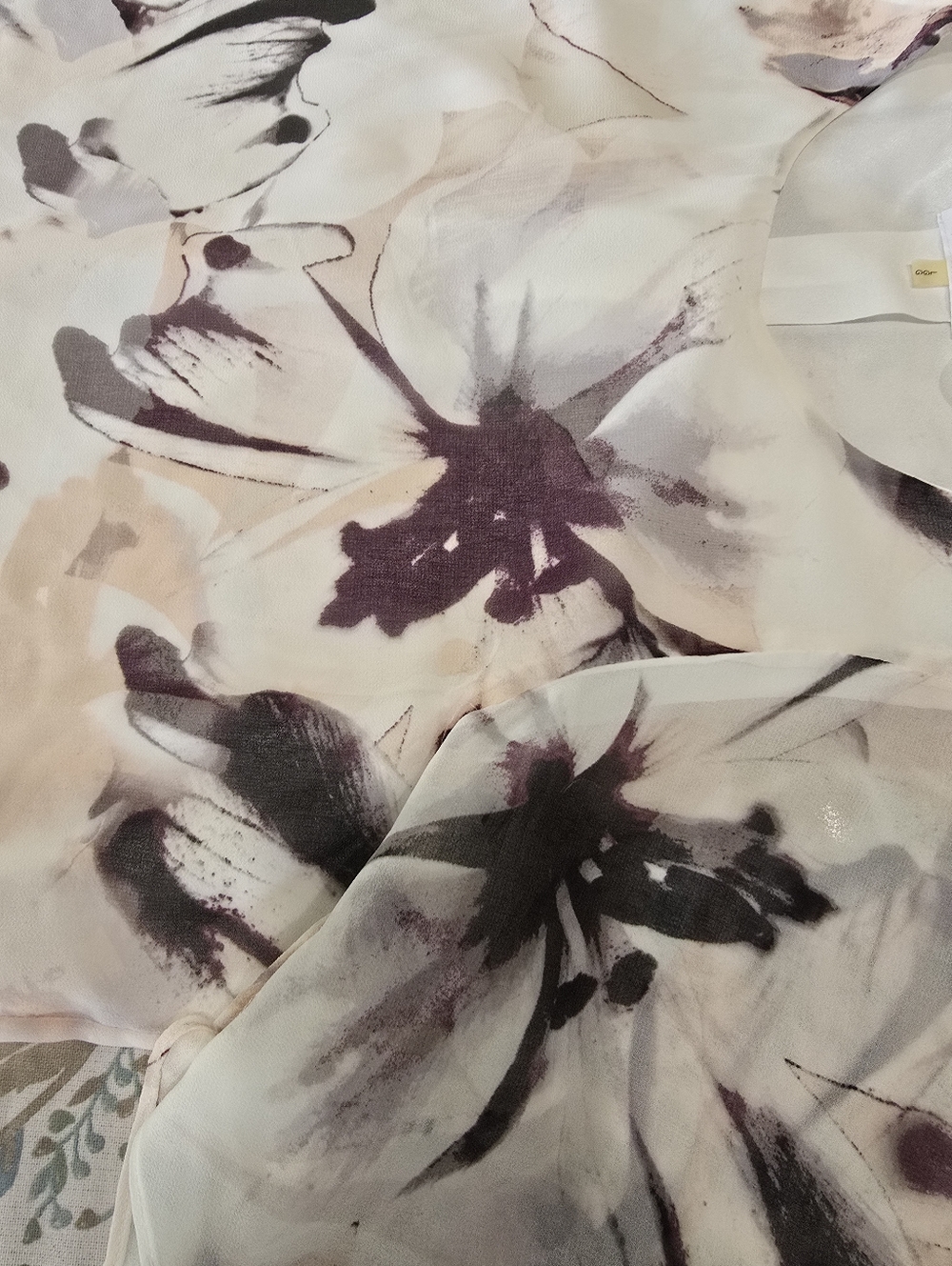 Calvin Klein Cream and Plum Floral Flutter Sleeve Blouse - Picture 5 of 7